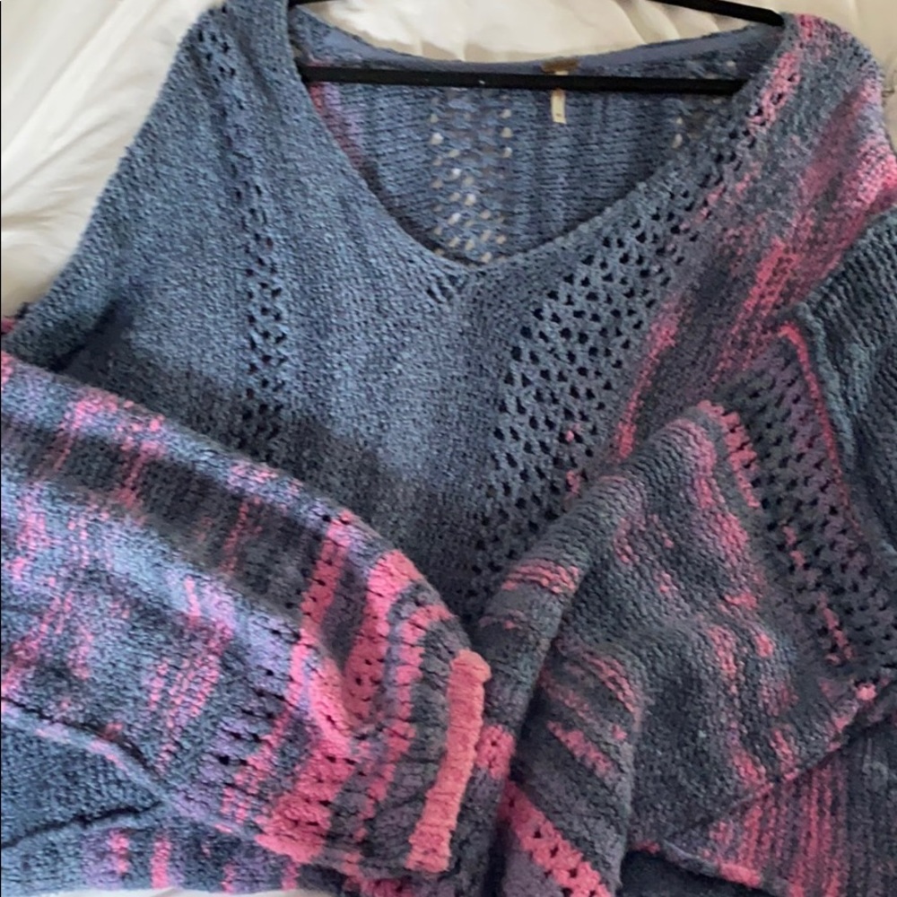 FREE PEOPLE XS SWEATER